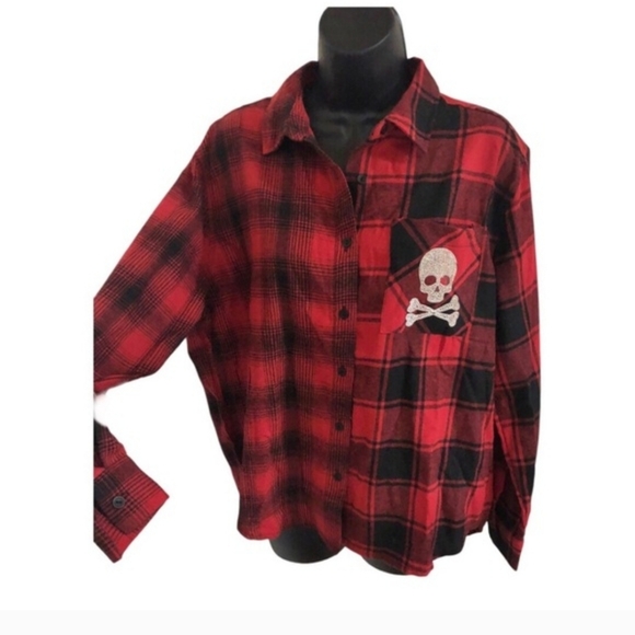 boutique Tops - Red black plaid look rhinestone skull pocket button‎ down shirt size large new